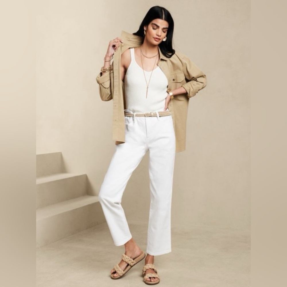 NWT! Banana Republic Women’s White Slouched Ankle Jean - Size 33/16 🩷
